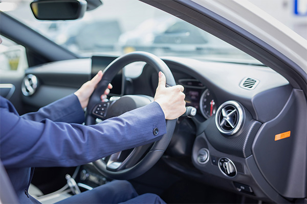 逝去からお見送りまでのステップ2のイメージ ご遺体搬送(お迎え・搬送)