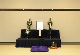 初七日法要祭壇(仏花付)