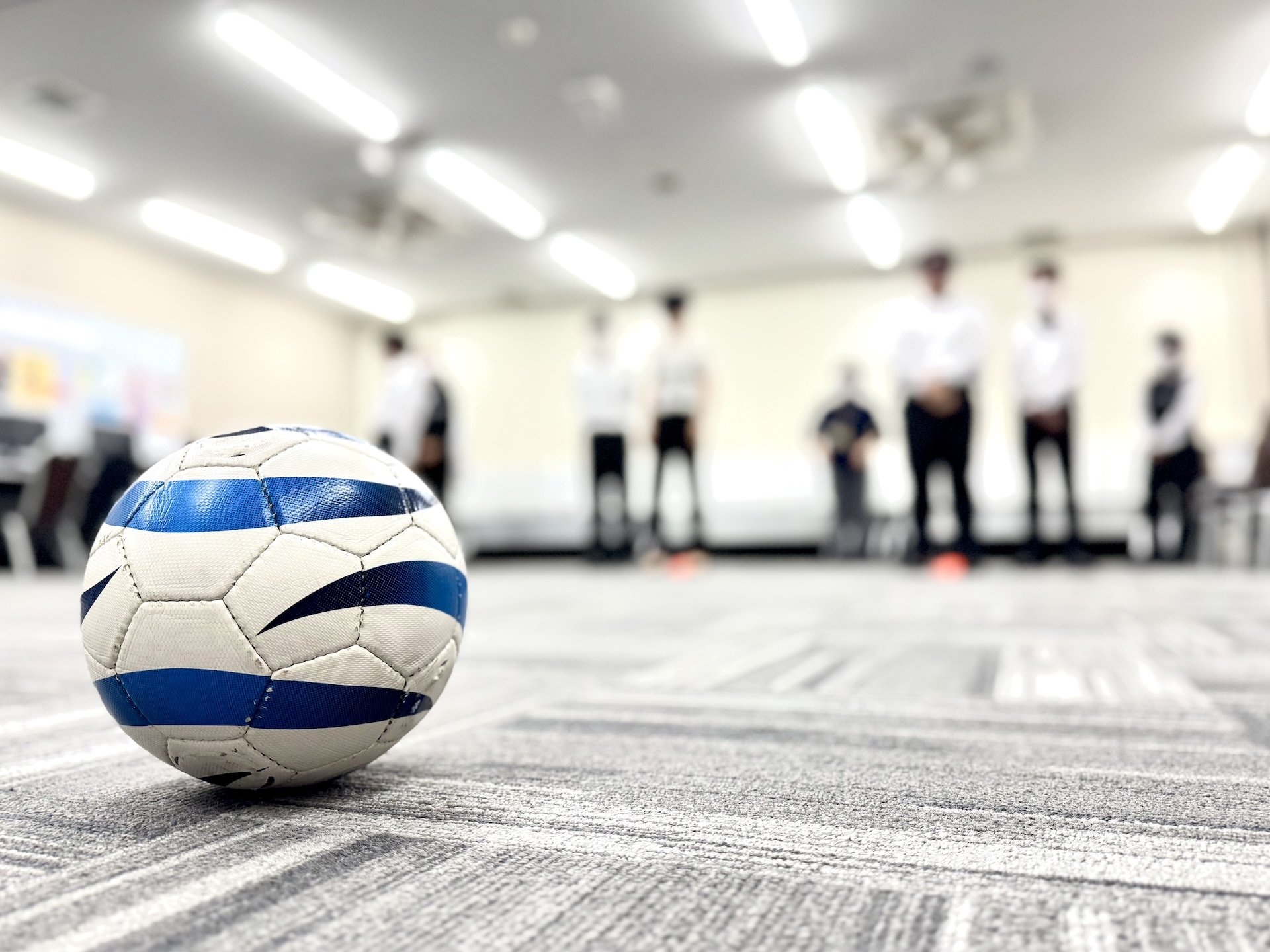 ブラインドサッカーⓇ研修を実施しました。